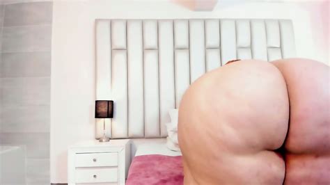 Aandreaperez H M Colombian SSBBW Model Spreading And Shaking Her Giant Ass
