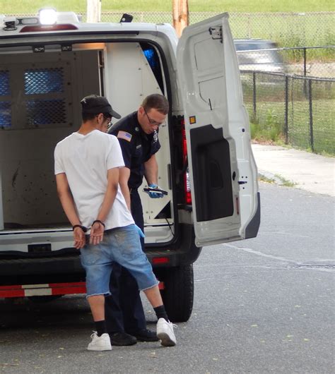 Man arrested on gun charges at Lowell park – Lowell Sun