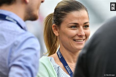 Laure Boulleau En Bikini La Plage L Ancienne Sportive Fait Grimper La Temp Rature Le