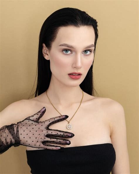 Premium Photo Portrait Of Sexy Brunette Woman With Makeup Posing With Hand On Bare Shoulder