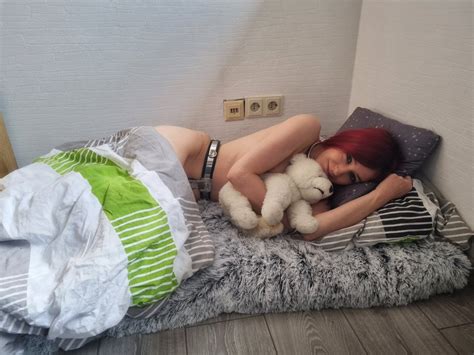 Bitchmoni And Friends FtIGTAcWAAQAa0s Porn Pic