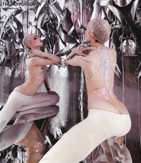 Grimes Nude And Sexy In 2023 17 Photos The Fappening
