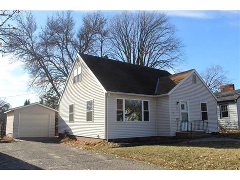 210 E Bancroft Avenue Fergus Falls Mn 56537 Mls 6274713 Edina