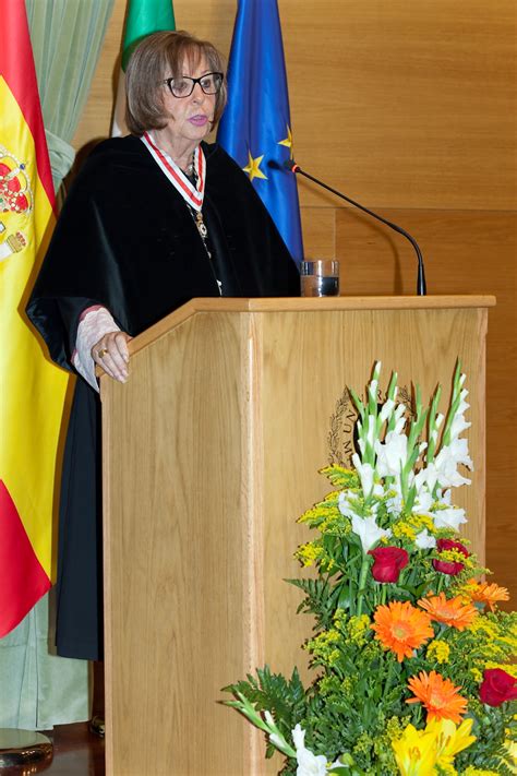 Adelaida De La Calle En La Investidura Como Doctores Honoris Causa De