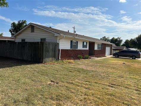 1200 W Hazel Ave, Ponca City, OK 74601 - House Rental in Ponca City, OK
