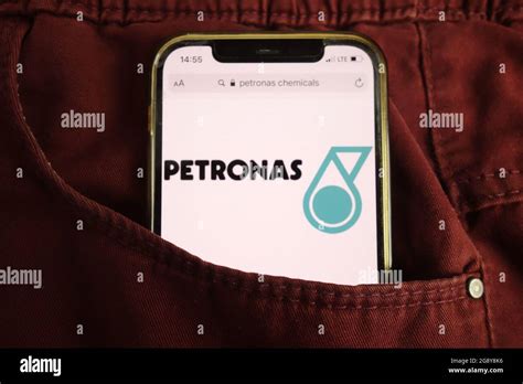 Petronas Logo Hi Res Stock Photography And Images Alamy