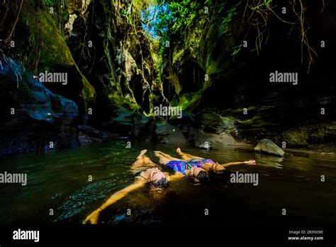 Drei Frauen Im Bikini Fotos Und Bildmaterial In Hoher Aufl Sung Alamy