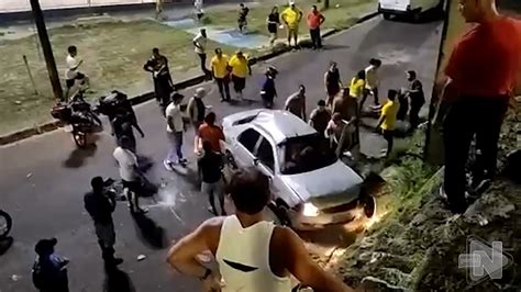 Acidente Carro Capota E Cai De Barranco Na Zona Centro Sul De Manaus