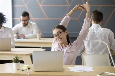 5 Ejercicios Fáciles Que Puedes Hacer En El Trabajo