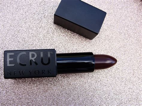 Urban Decay Naked Makeup Look Giveaway