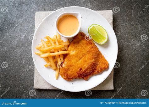 Peixe Frito E Batatas Fritas Imagem De Stock Imagem De Brit Nico