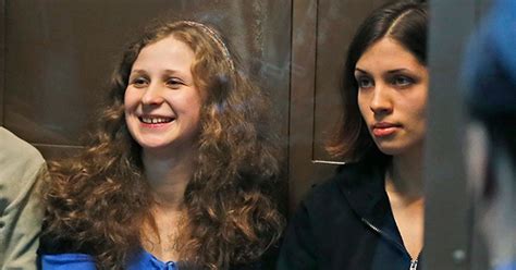 Uppgifter från rysk tv Pussy Riot är benådade SVT Nyheter