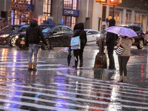 Nyc Travel Advisory Heavy Rain Gusty Winds With East Coast Storm