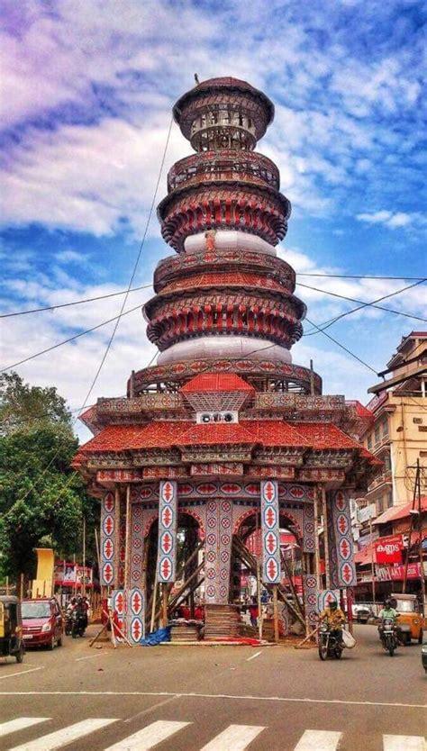 Temple at Thrissur, Kerala | Veethi