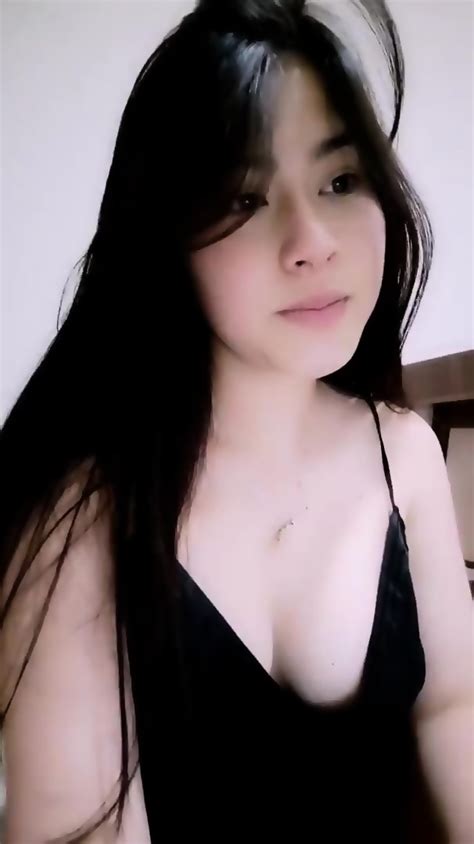 Fucks Her Dildo Hard And Squirt On Cam