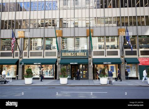 Barnes And Noble Hi Res Stock Photography And Images Alamy