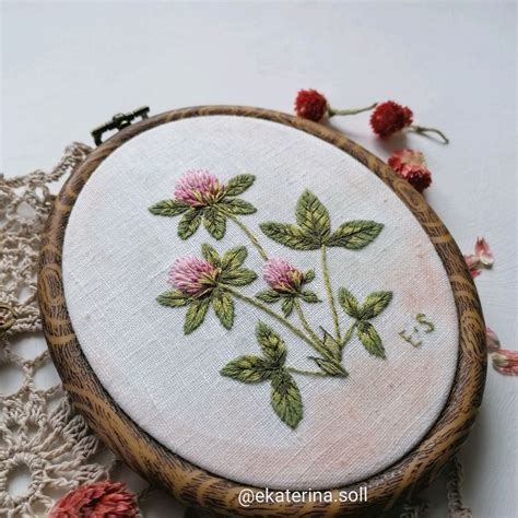 Клевер (ручная вышивка) в интернет-магазине на Ярмарке Мастеров | Панно ...