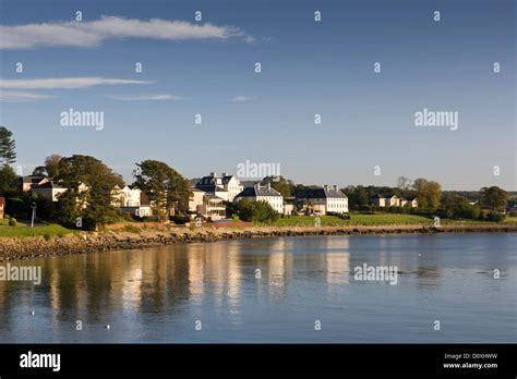 Houses On The Coast Dalgety Bay Fife Stock Photo Alamy