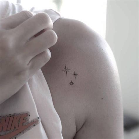 Tatuaje Estrella Minimalista Tattoo Shop Madrid