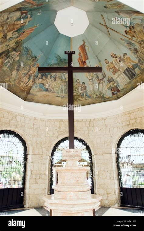 Philippines Magellan S Cross Cebu City Visayas Stock Photo Alamy