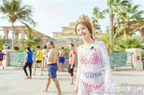 Hot New Zheng Shuang Bikini Pics