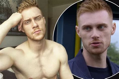 Emily Ratajkowski Strips Off As She Flashes Figure In Totally Naked Snap Daily Star