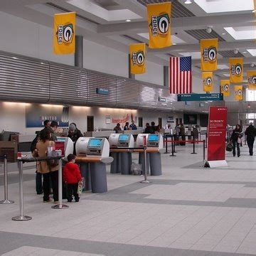 Green Bay Austin Straubel International Airport - customer reviews