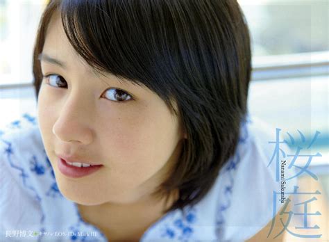 Cô gái trong MV của EXO đang hot hòn họt vì vừa nóng bỏng lại vừa xinh như thiên thần