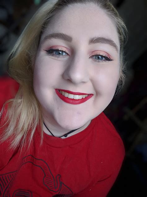 Dumb Blonde Dumb Smile R Selfie