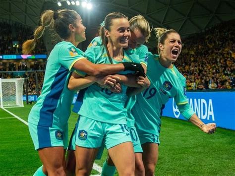 Coupe du monde féminine L Australie écrase le Canada 4 0 et file en