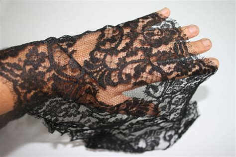 Green Beaded Lace Fabric Nude Tulle Embroidered With Sequins Roses Floral Pattern Glamour