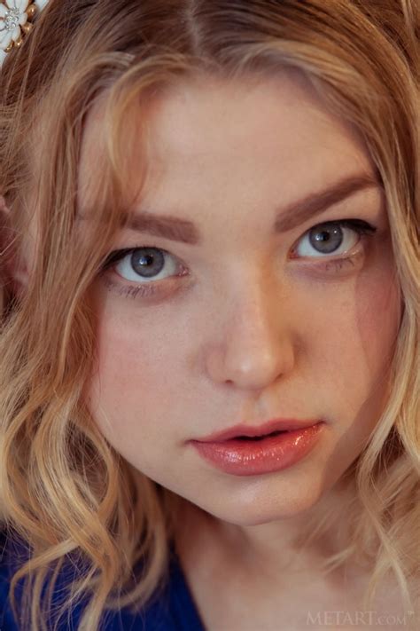 Busty Solo Babe With Hot Tits Porn Pictures Xxx Photos Sex Images Pictoa