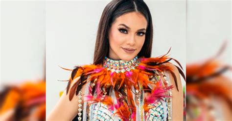 Jazm N Pinedo Le A Ade Color Y Potencia Al Verano Con Reluciente Bikini En Tendencia