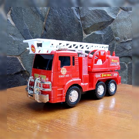 Jual Mainan Mobil Truk Damkar Pemadam Kebakaran Bump Go Fire Truck