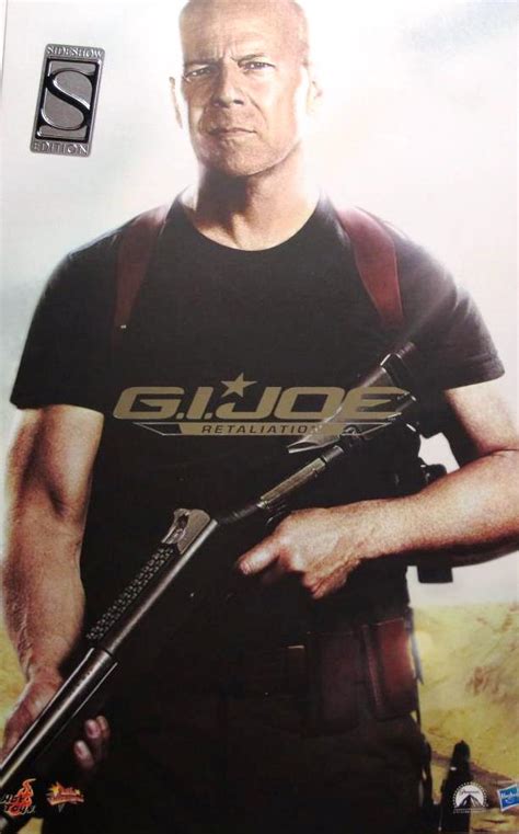 Hot Toys 1 6 Scale G I Joe Retaliation Joe Colton In Hand Images HissTank