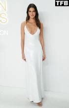 Kendall Jenner Sexy Seen Braless Flaunting Her Hot Tits Wearing A White Dress At The Cfda In New