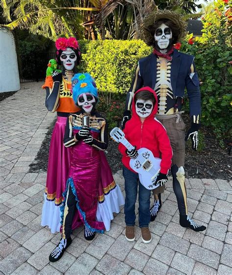 Pin By Misty James On Halloween Halloween Outfits Coco Costume