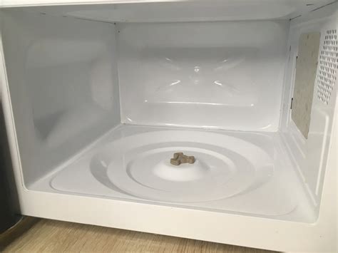 Обзор микроволновой печи Haier HMX-MM207S / Комфортный дом и бытовая ...