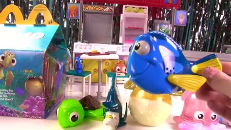 Finding Nemo Mcdonald S Happy Meal Toys Dory Marlin Pearl Bath Squirters Youtube