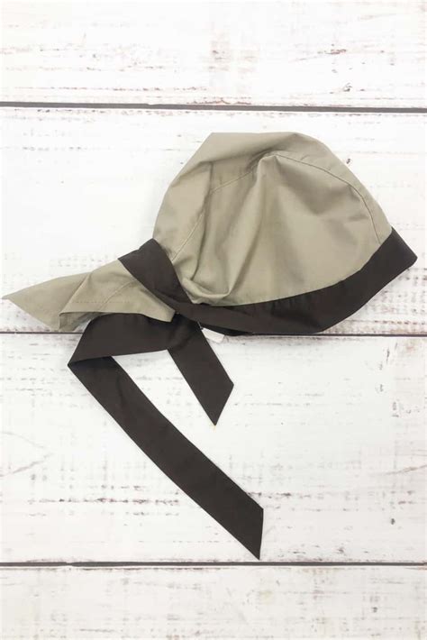 Бандана для повара – бежевая с коричневой отделкой