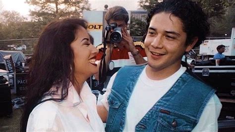 La DIFÍCIL historia de amor de Selena Quintanilla y Chris Pérez VIDEO