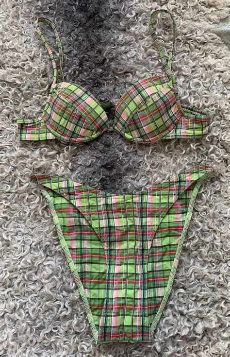 Se produkter som liknar Vintage tal rutig bikini b på Tradera