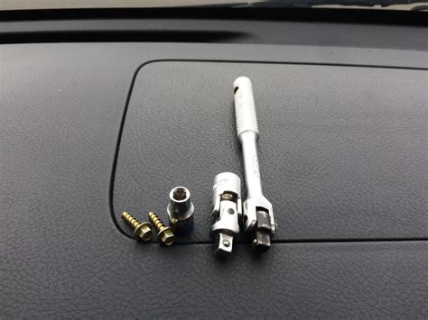 Сервопривод воздушной заслонки. Треск в бардачке. — Pontiac Vibe (1G ...