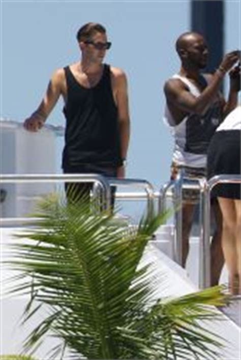 Ellie Goulding In A Bikini And Swimsuit On A Yacht In Miami May 2014 CelebMafia