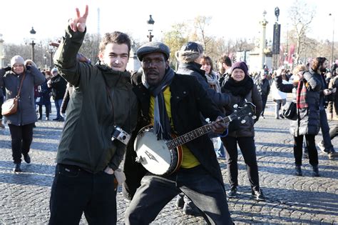 Les temps forts de l hommage populaire à Johnny Hallyday