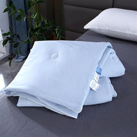 Dreamreal Cooling Comforter Absorbs Body Heat To Keep Cool Cooling Blanket For Hot Sleeper