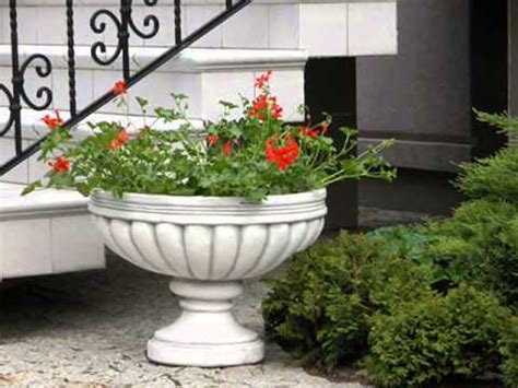 Шикарное украшение вашего сада - уличные вазоны для цветов - YouTube