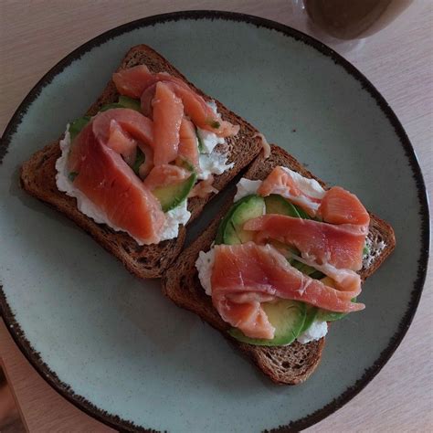 Завтрак🩷 в 2024 г | Здоровые закуски, Питание, Бутерброд с рыбой