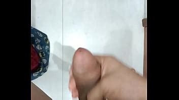 Pauzudo Golpeando Uno XVIDEOS