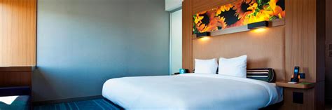 Ashburn VA Hotel Rooms | Aloft Dulles Airport North